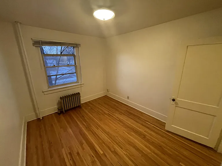 200 East Laurel Street - 10 — Photo 8