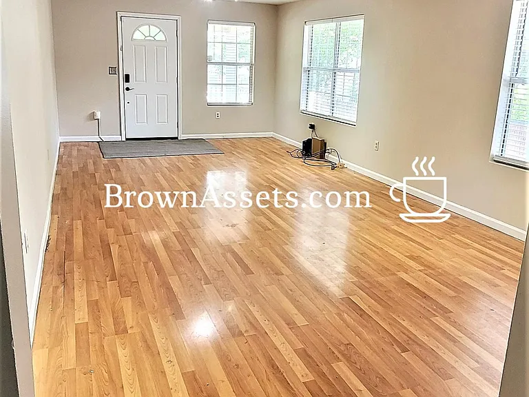 2722 B M Montgomery St — Photo 4
