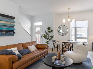 5301 Elmwood Plz, Omaha, NE 68106