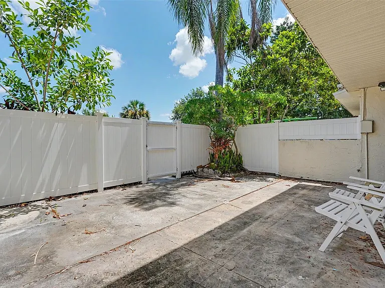 7322 Stone Haven Ct — Photo 12