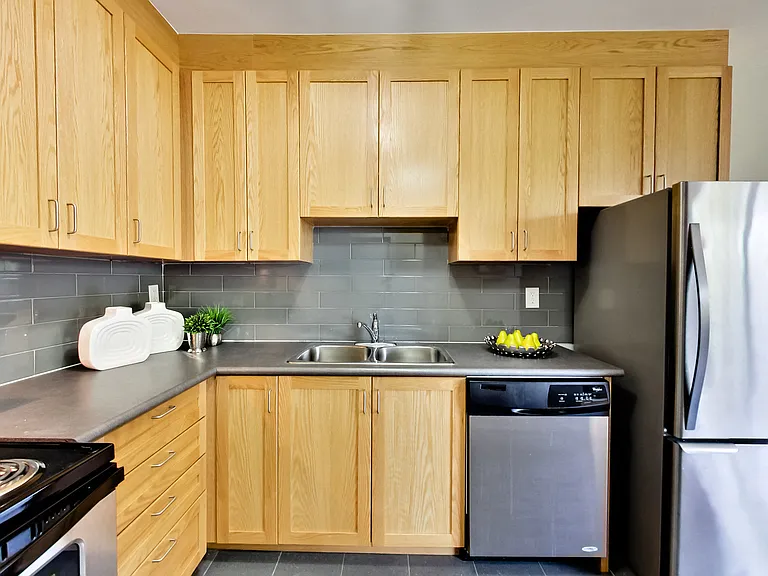 42 Glen Elm Ave #206 — Photo 118