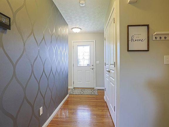 3rd image of 11574 Bunker Hill Ct