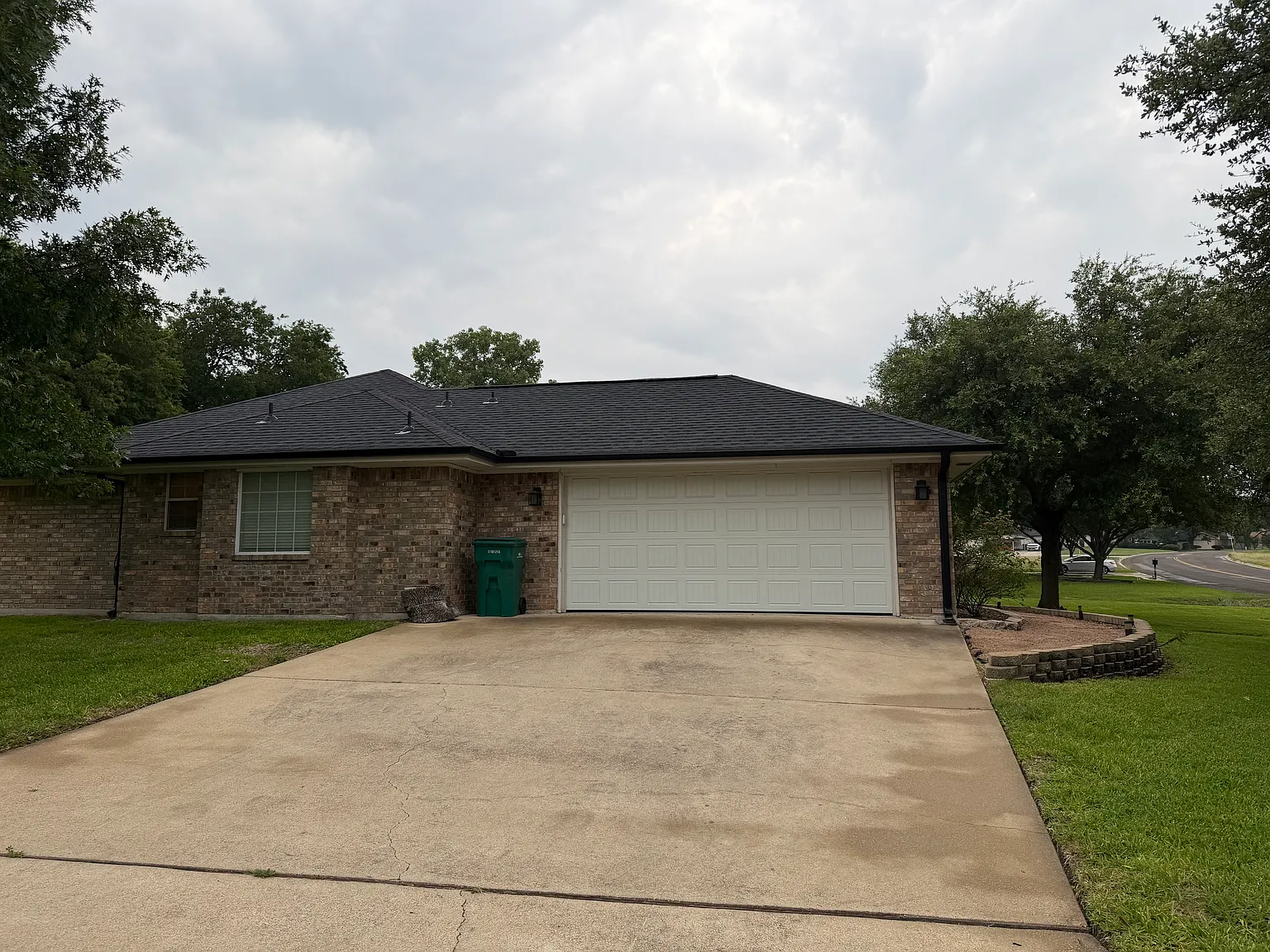 4 bed, 2296 sqft, $2,395 — Photo 3