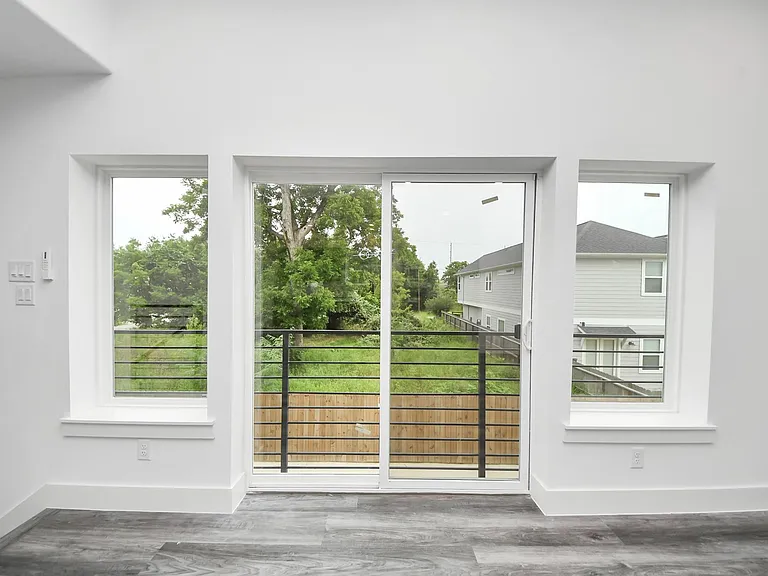 2709 Dennis St — Photo 46