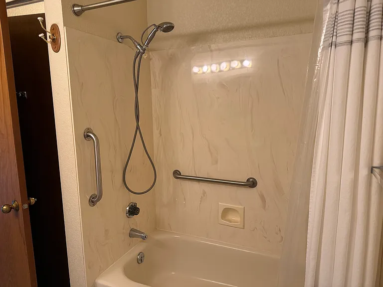 520 Pine St #204 — Photo 15