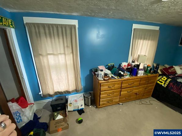 salem-oregon-80487815 picture