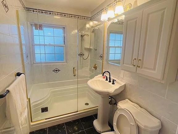 5th image of 16 Vista Ln #1