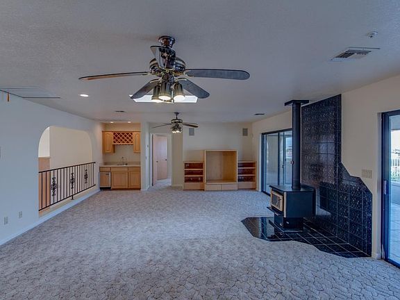 5th image of 561 Beverly Glen Ct
