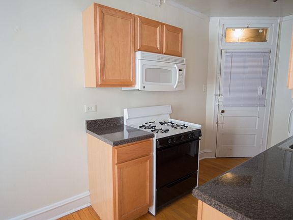4th image of 4809 N Fairfield Ave APT 13