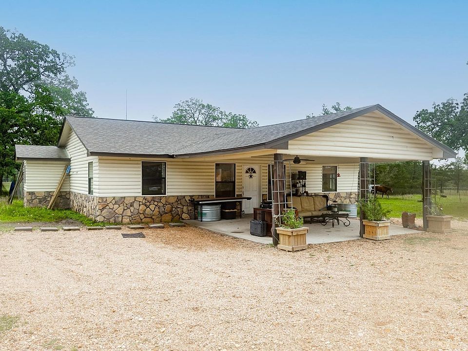 1st image of 326 Zapalac Rd