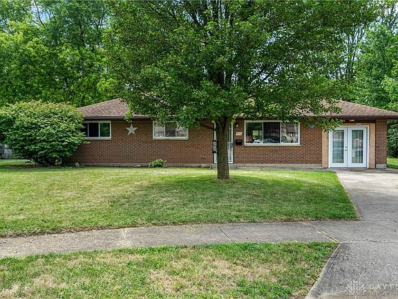 2nd image of 774 Louise Dr