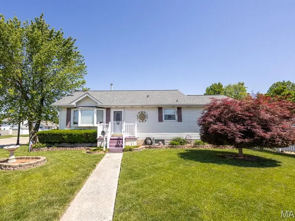 110 E 6th St, Roxana, IL 62084