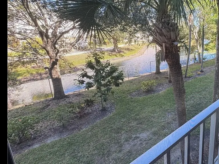 3122 Lake Bayshore Dr #O218 — Photo 2