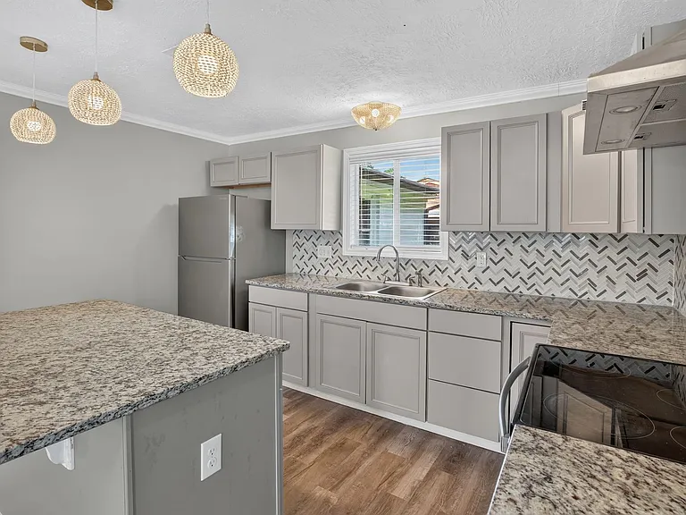 3320 Hillis Rd — Photo 6