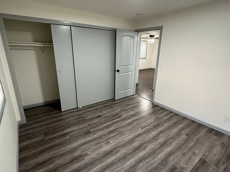 1033 Broad Ave #308 — Photo 12