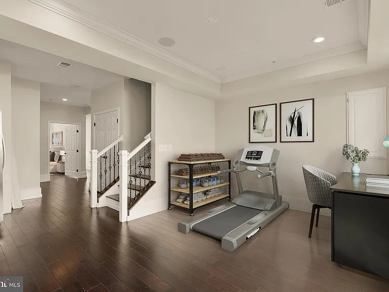 1609 Levis St NE — Photo 11
