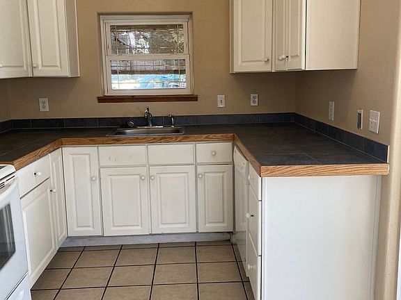 4th image of 825 Yale Ave #825