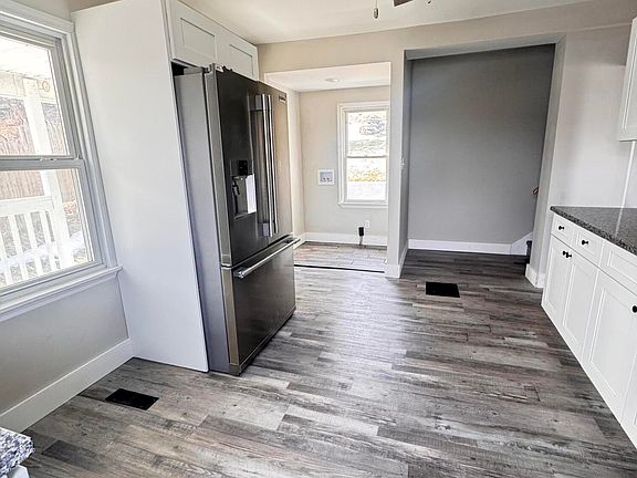 5th image of 139 Depot St