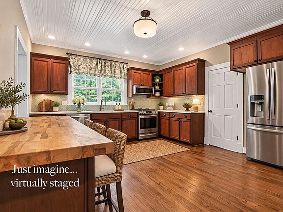 5th image of 104 Willis Ln