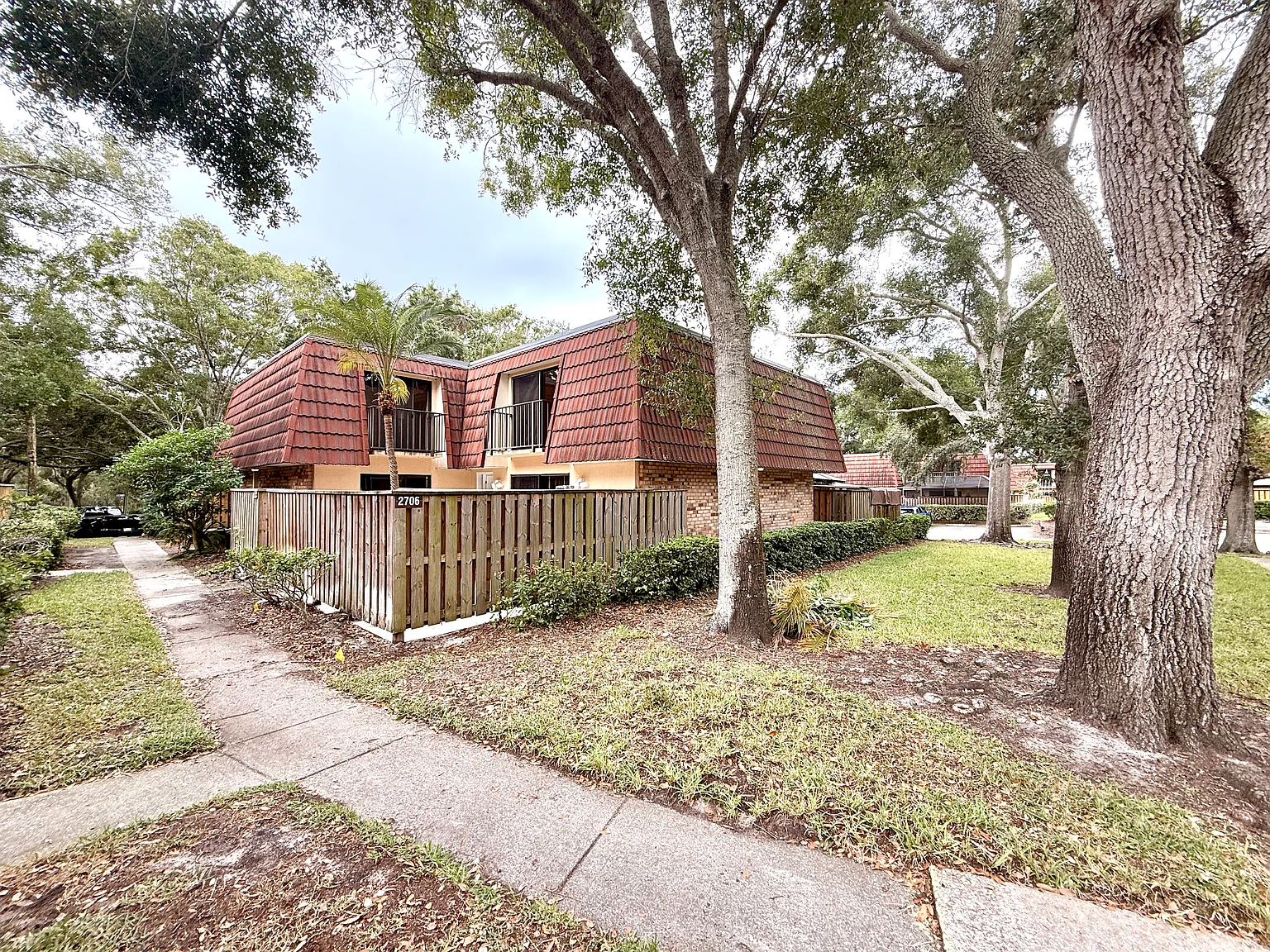 2 bed, 2.5 bath, 1344 sqft, $2,100 — Photo 2