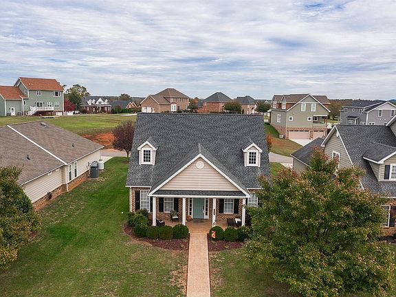 5th image of 1090 Helmsdale Dr