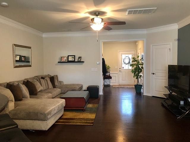 2nd image of 6412 Silver Star Ln