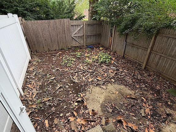 5th image of 192-04D 71st Cres #L