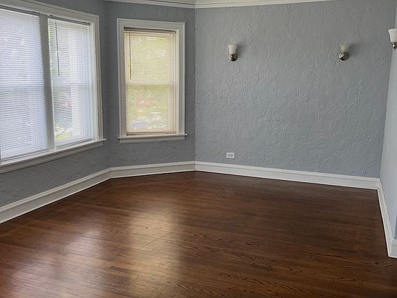 4th image of 10724 S Avenue C #2