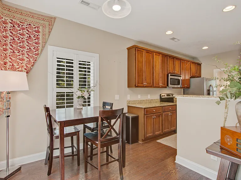 21 Oak Forest Dr #B — Photo 25