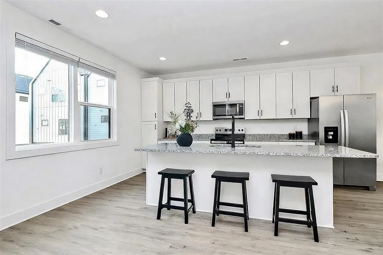 208 Nelson Avenue - 1 — Photo 3