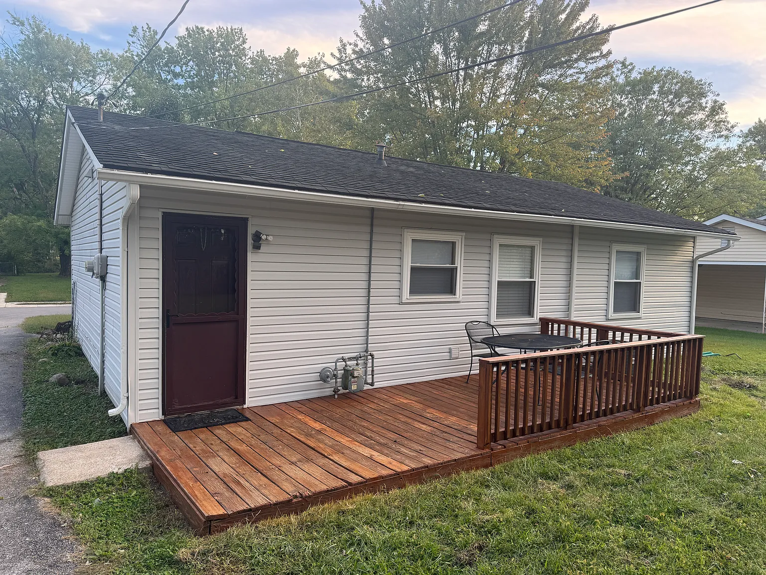 3 bed, 900 sqft, $1,325 — Photo 2
