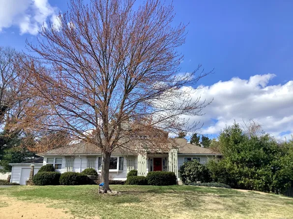 12 Crestridge Road, Rocky Hill, CT 06067