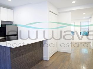 24 Phillips St APT 10, Boston, MA 02114