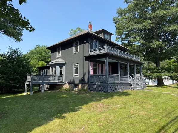 20 Grover St, Beverly, MA 01915