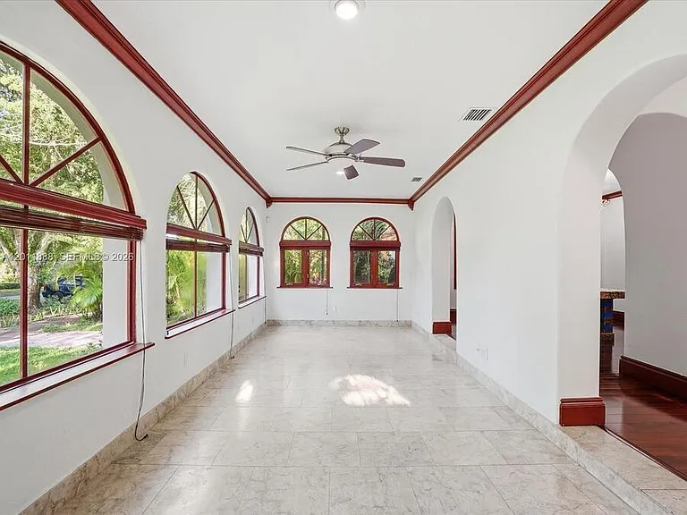 1137 Asturia Ave — Photo 25