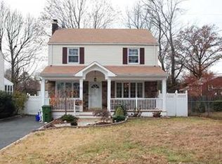 93 Elmwood Ave, Edison, NJ 08837