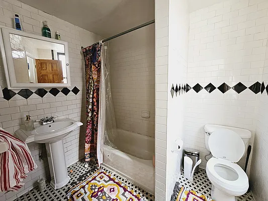 Rented by Green Home NY Realty LLC | media 7