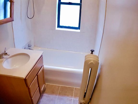 3rd image of 138 E 155th St APT 102