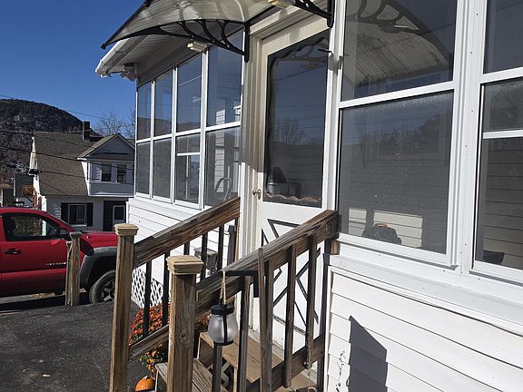 3rd image of 554 Rockingham Street