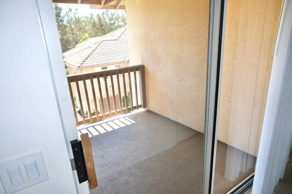 2 bed, 1155 sqft, $3,300 — Photo 3