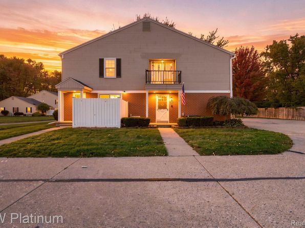 24487 Meadowbridge Dr