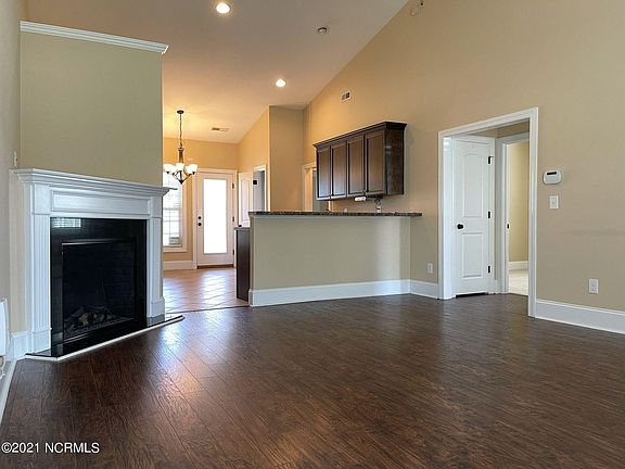 3rd image of 3344 Ellsworth Drive #B