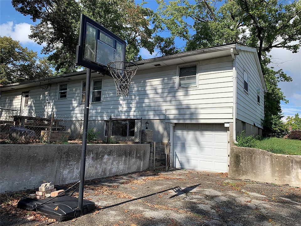 2nd image of 1311 Moonridge Dr
