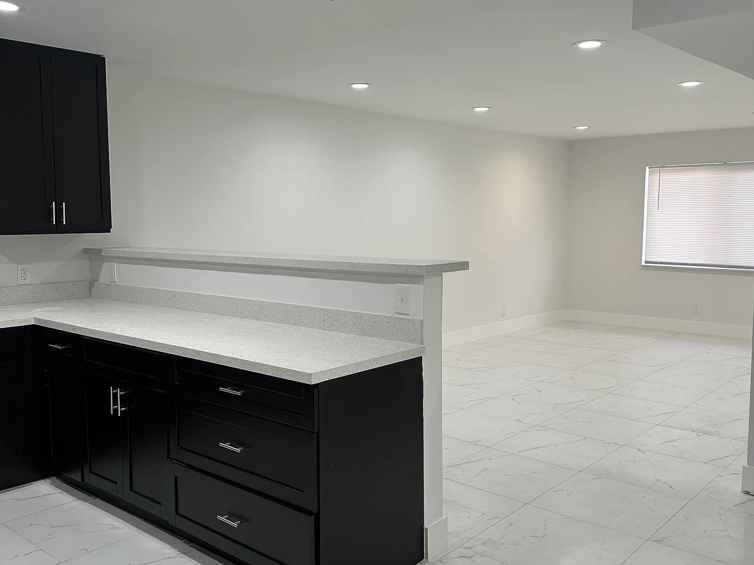 3 bed, 2.5 bath, 1276 sqft, $2,600 — Photo 3