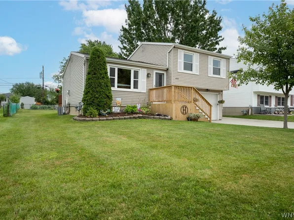4252 Glenwillow Dr, Hamburg, NY 14075