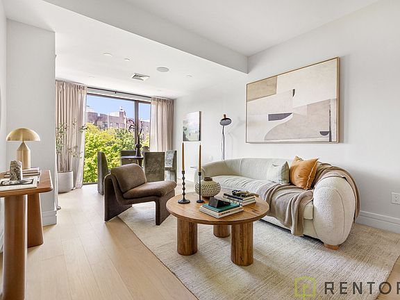 3rd image of 960 Franklin Ave #268