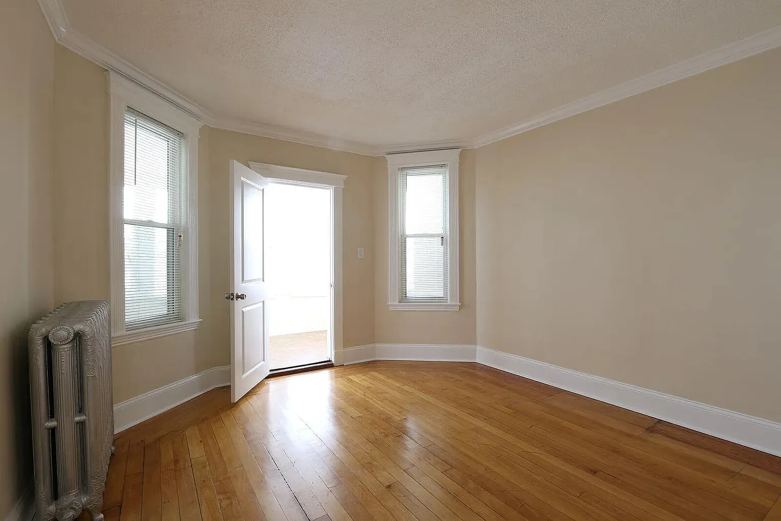 71 Walnut Park - 3 — Photo 3
