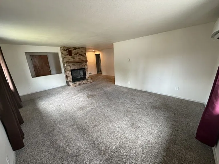 512 S Yew St — Photo 11