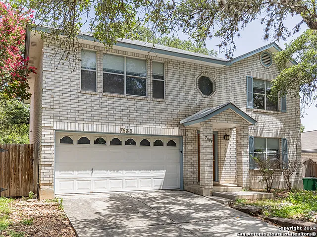4 bed, 2.5 bath, 2400 sqft, $2,100 — Photo 2