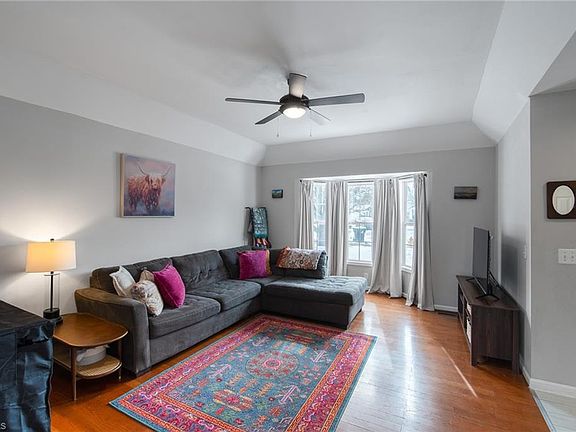 5th image of 105 Cloverfield Ct